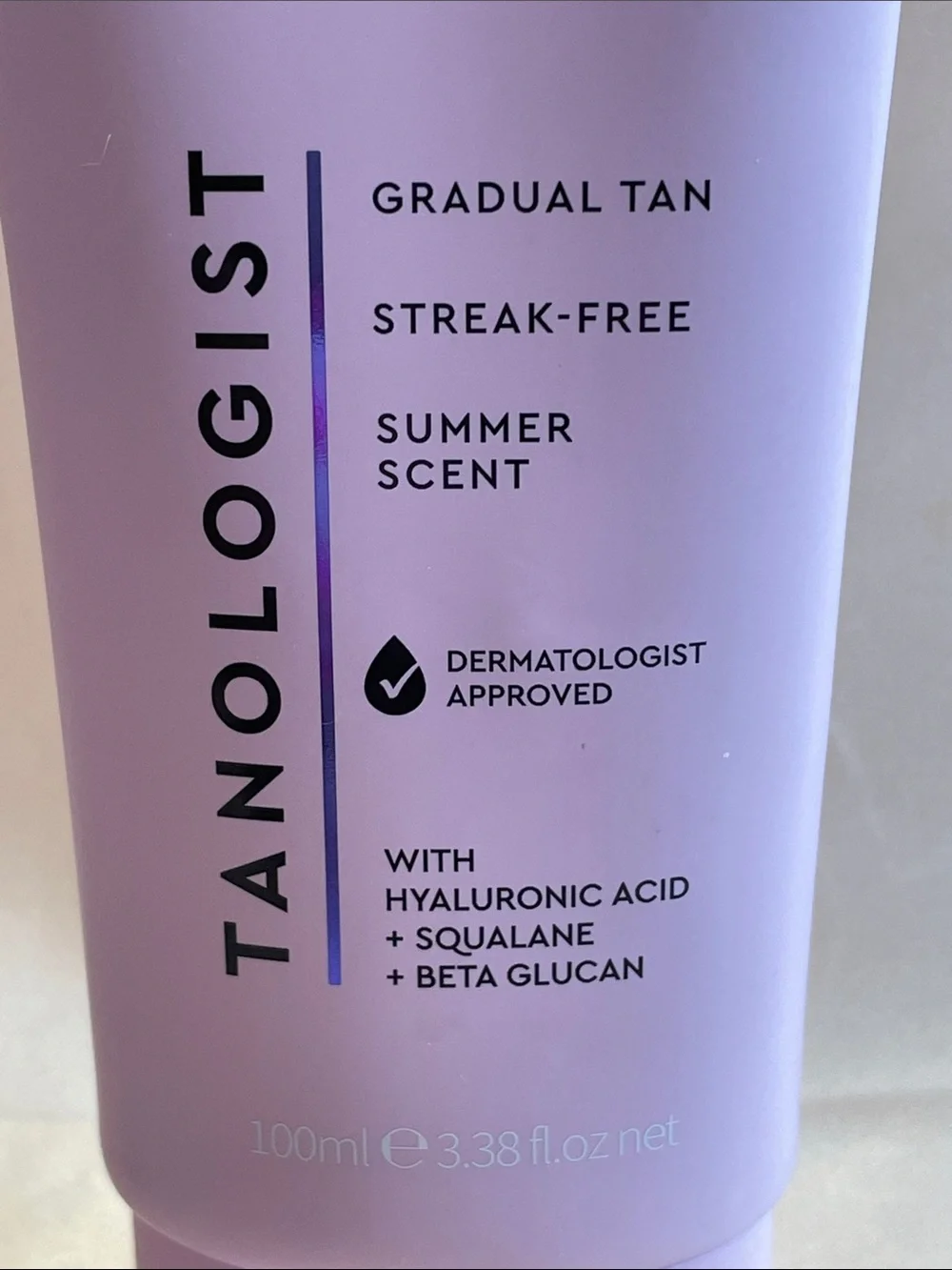 Tanologist Daily Glow - Hydrating Gradual Tanning Lotion - Medium to Dark